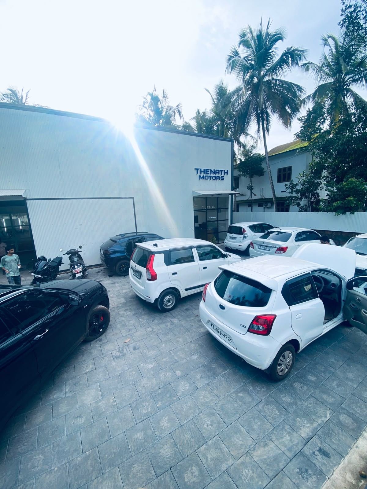 Thenath Motors workshop building on Mampuram Road, VK Padi